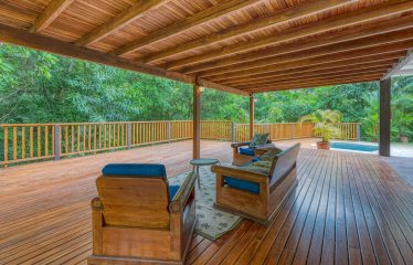 6 BEDROOM HOME WITH OCEAN VIEW AND PRIVACY – 3.52 ACRES