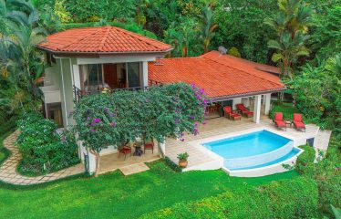 PRIVATE VILLA WITH WHALE TAIL OCEAN VIEW CLOSE TO DOWNTOWN UVITA