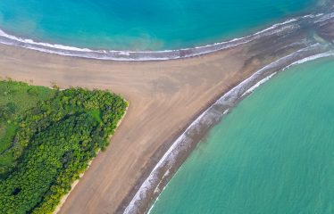 PRIVATE VILLA WITH WHALE TAIL OCEAN VIEW CLOSE TO DOWNTOWN UVITA