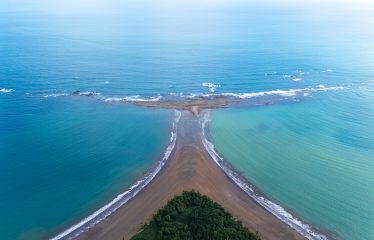 PRIVATE VILLA WITH WHALE TAIL OCEAN VIEW CLOSE TO DOWNTOWN UVITA