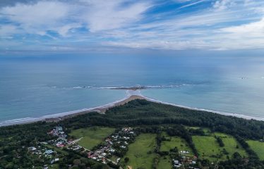 PRIVATE VILLA WITH WHALE TAIL OCEAN VIEW CLOSE TO DOWNTOWN UVITA