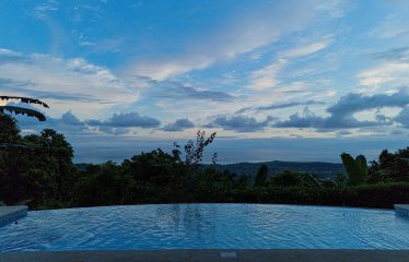 PRIVATE VILLA WITH WHALE TAIL OCEAN VIEW CLOSE TO DOWNTOWN UVITA