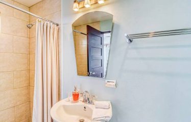 4 BEDROOM OCEAN VIEW HOME WITH GUEST CASITA – 2.4 ACRES