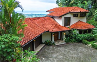 PRIVATE VILLA WITH WHALE TAIL OCEAN VIEW CLOSE TO DOWNTOWN UVITA
