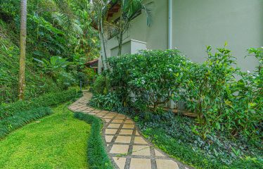 PRIVATE VILLA WITH WHALE TAIL OCEAN VIEW CLOSE TO DOWNTOWN UVITA