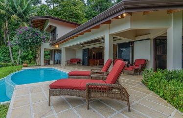 PRIVATE VILLA WITH WHALE TAIL OCEAN VIEW CLOSE TO DOWNTOWN UVITA