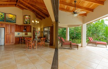 PRIVATE VILLA WITH WHALE TAIL OCEAN VIEW CLOSE TO DOWNTOWN UVITA