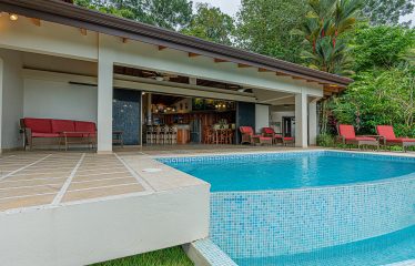 PRIVATE VILLA WITH WHALE TAIL OCEAN VIEW CLOSE TO DOWNTOWN UVITA