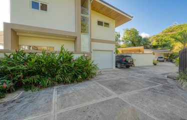 LUXURY 6 BEDROOM HOME WITH AMAZING VIEWS IN UVITA