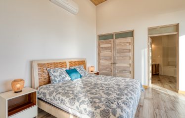 LUXURY 6 BEDROOM HOME WITH AMAZING VIEWS IN UVITA