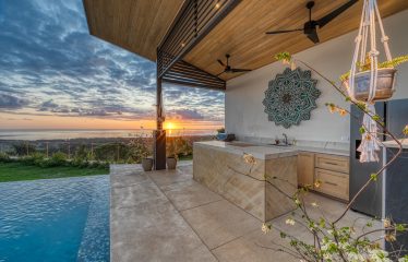 LUXURY 6 BEDROOM HOME WITH AMAZING VIEWS IN UVITA