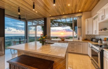LUXURY 6 BEDROOM HOME WITH AMAZING VIEWS IN UVITA