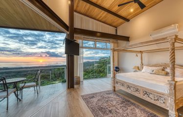 LUXURY 6 BEDROOM HOME WITH AMAZING VIEWS IN UVITA