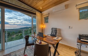 LUXURY 6 BEDROOM HOME WITH AMAZING VIEWS IN UVITA