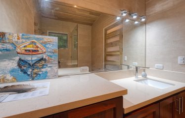 LUXURY 6 BEDROOM HOME WITH AMAZING VIEWS IN UVITA