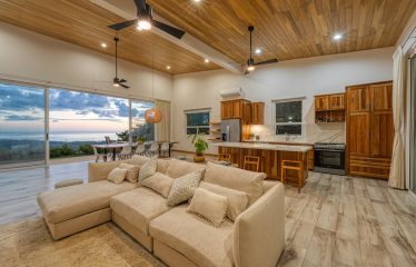 LUXURY 6 BEDROOM HOME WITH AMAZING VIEWS IN UVITA