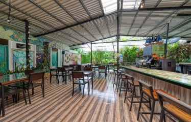 BEAUTIFUL 17 ROOM HOTEL IN UVITA