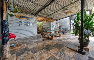 BEAUTIFUL 17 ROOM HOTEL IN UVITA