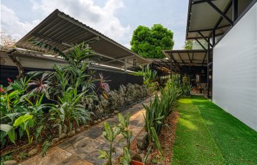 BEAUTIFUL 17 ROOM HOTEL IN UVITA