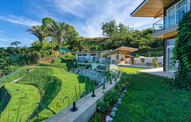 LUXURY 6 BEDROOM HOME WITH AMAZING VIEWS IN UVITA