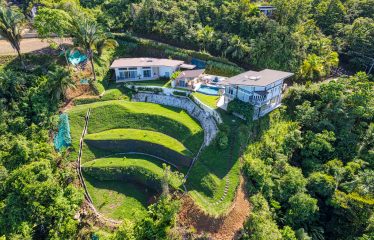 LUXURY 6 BEDROOM HOME WITH AMAZING VIEWS IN UVITA