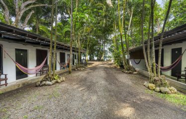 Beachfront Hotel & Restaurant in Dominical – 0.4 Acres