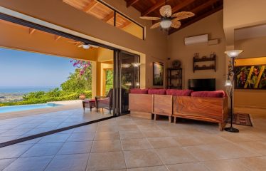 PRIVATE VILLA WITH WHALE TAIL OCEAN VIEW CLOSE TO DOWNTOWN UVITA