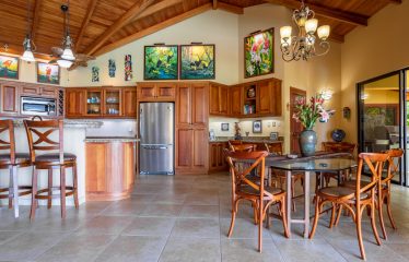 PRIVATE VILLA WITH WHALE TAIL OCEAN VIEW CLOSE TO DOWNTOWN UVITA