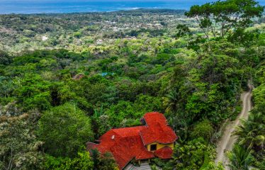 PRIVATE VILLA WITH WHALE TAIL OCEAN VIEW CLOSE TO DOWNTOWN UVITA