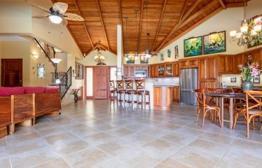 PRIVATE VILLA WITH WHALE TAIL OCEAN VIEW CLOSE TO DOWNTOWN UVITA