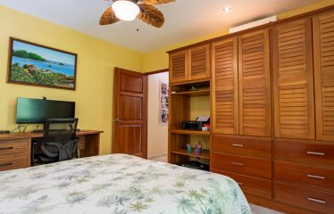 PRIVATE VILLA WITH WHALE TAIL OCEAN VIEW CLOSE TO DOWNTOWN UVITA