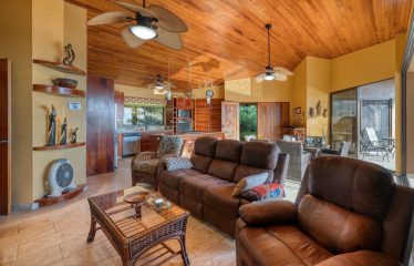 PRIVATE AND LUXURY 3 BEDROOM HOME IN ESCALERAS