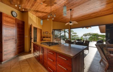 PRIVATE AND LUXURY 3 BEDROOM HOME IN ESCALERAS