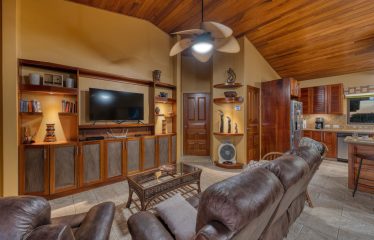 PRIVATE AND LUXURY 3 BEDROOM HOME IN ESCALERAS
