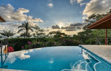 PRIVATE AND LUXURY 3 BEDROOM HOME IN ESCALERAS