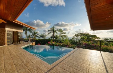 PRIVATE AND LUXURY 3 BEDROOM HOME IN ESCALERAS