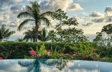 PRIVATE AND LUXURY 3 BEDROOM HOME IN ESCALERAS
