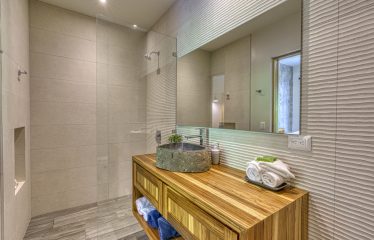 LUXURY OCEAN VIEW HOME WITH GUEST CASITA AND ROOM TO EXPAND – 16.14 ACRES