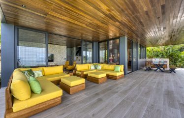 LUXURY 4 BEDROOM HOME IN UVITA