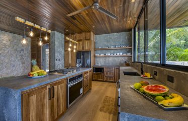 LUXURY 4 BEDROOM HOME IN UVITA