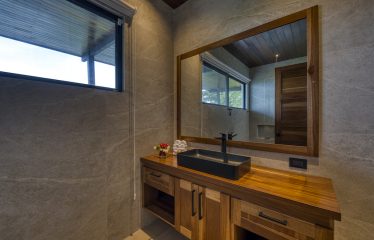 LUXURY 4 BEDROOM HOME IN UVITA