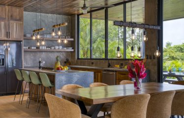 LUXURY 4 BEDROOM HOME IN UVITA