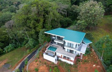 LUXURY OCEAN VIEW 4 BEDROOM HOME IN UVITA