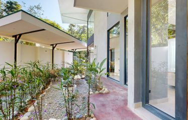 LUXURY OCEAN VIEW 4 BEDROOM HOME IN UVITA