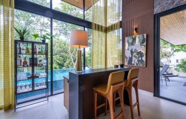 BEAUTIFUL 8 BEDROOMS HOME IN THE HEART OF MANUEL ANTONIO – 2.47 ACRES