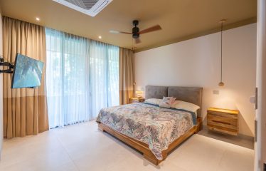 BEAUTIFUL 8 BEDROOMS HOME IN THE HEART OF MANUEL ANTONIO – 2.47 ACRES