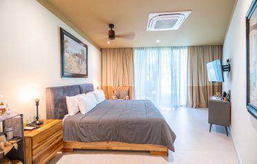 BEAUTIFUL 8 BEDROOMS HOME IN THE HEART OF MANUEL ANTONIO – 2.47 ACRES