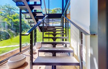 OCEAN AND MOUNTAIN VIEWS HOME IN GATED COMMUNITY – 2.44 ACRES