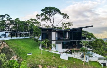 OCEAN AND MOUNTAIN VIEWS HOME IN GATED COMMUNITY – 2.44 ACRES