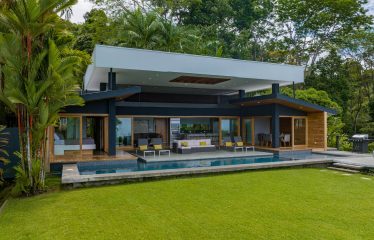 BEAUTIFUL AND PRIVATE PROPERTY WITH JUNGLE AND OCEAN VIEWS , HOUSE AND GUEST HOUSE – 19.78 Acres